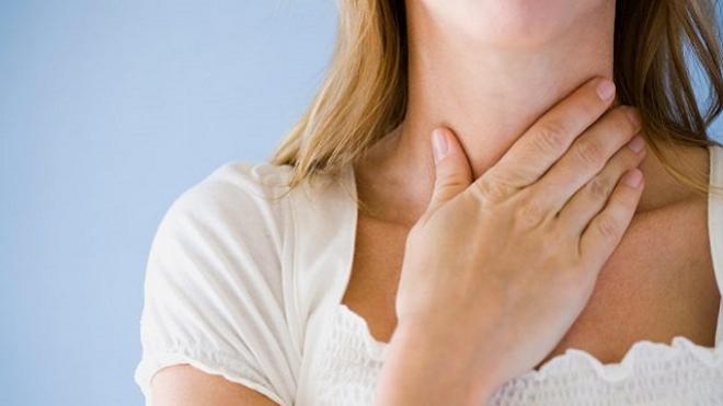 Erisimo e grindelia: i rimedi naturali per voce, mal di gola e tosse
