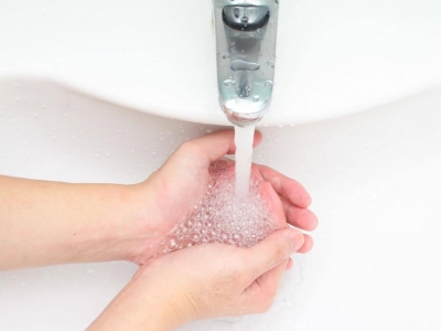 Come lavarsi le mani: 5 consigli essenziali